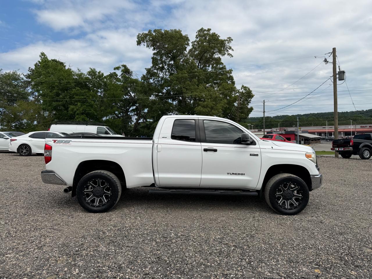 Toyota Tundra 2WD Truck Double Cab 5.7L V8 6-Spd AT SR5 (Natl) 2014