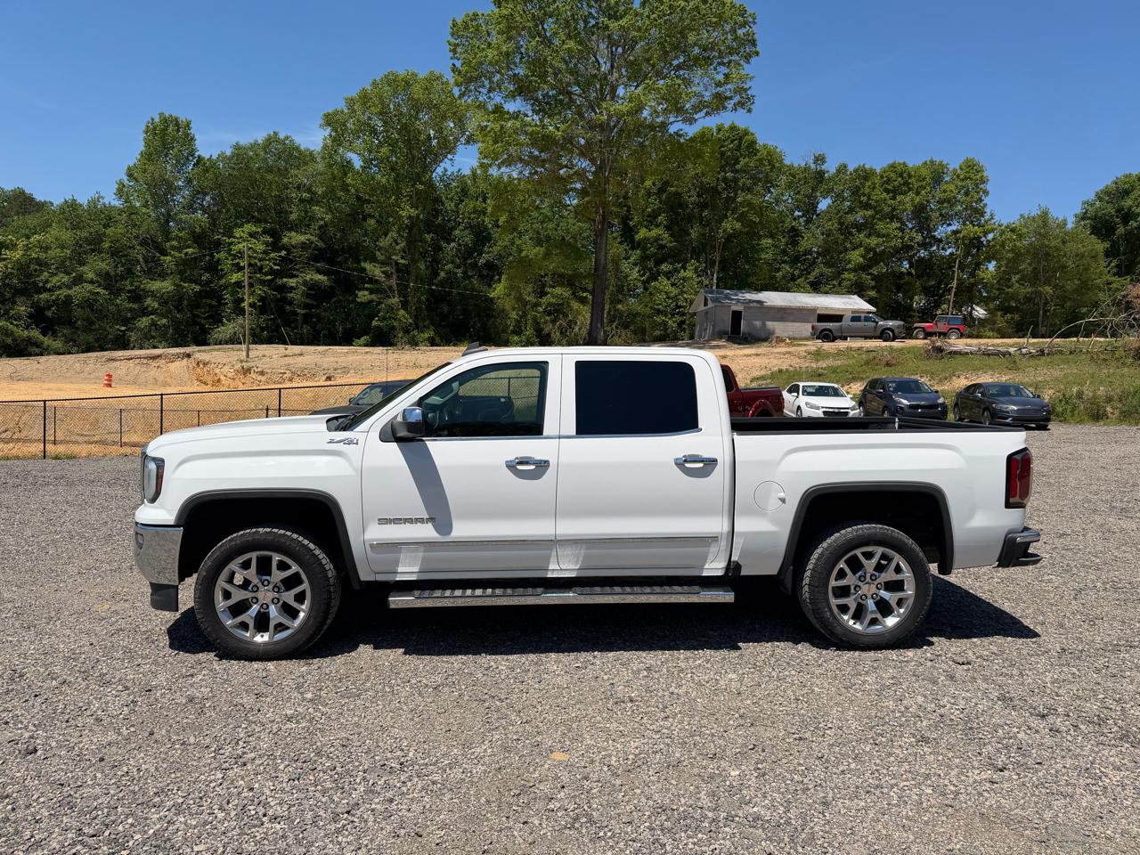 GMC Sierra 1500 4WD Crew Cab 143.5" SLT 2017