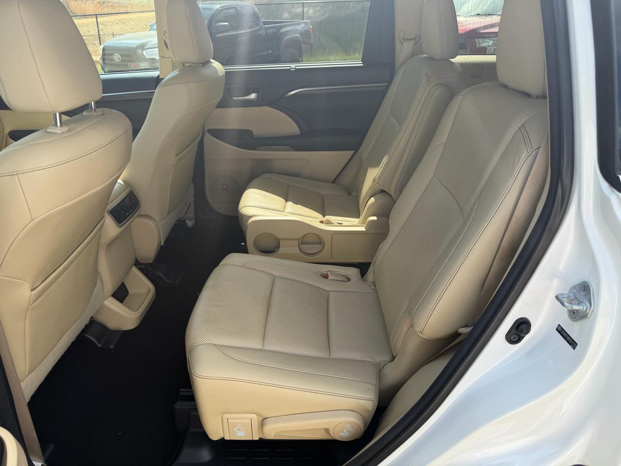Toyota Highlander FWD 4dr V6  Limited (Natl) 2014