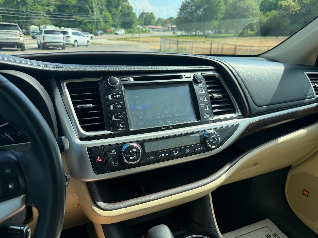 Toyota Highlander FWD 4dr V6  Limited (Natl) 2014
