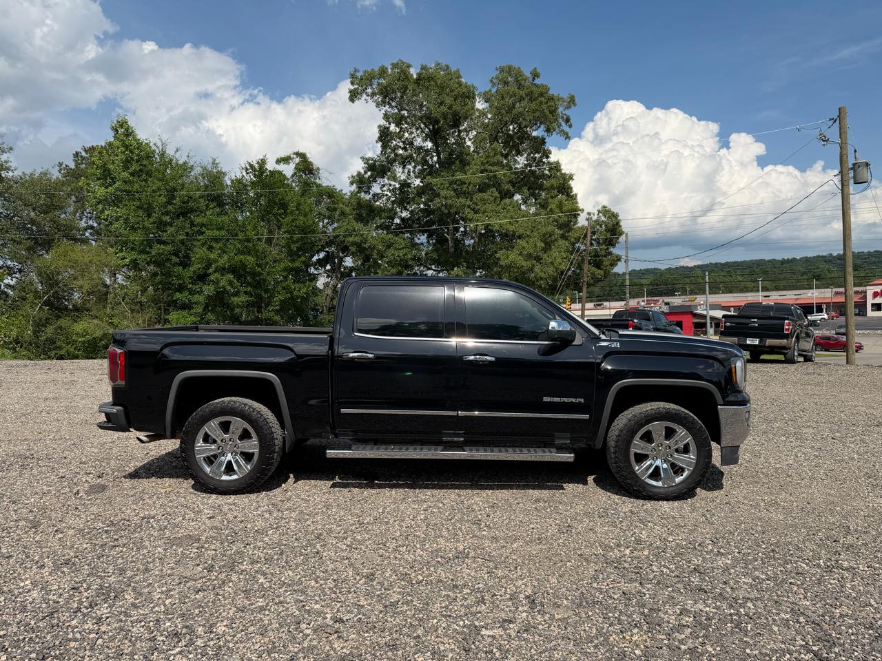 GMC Sierra 1500 4WD Crew Cab 143.5" SLT 2018