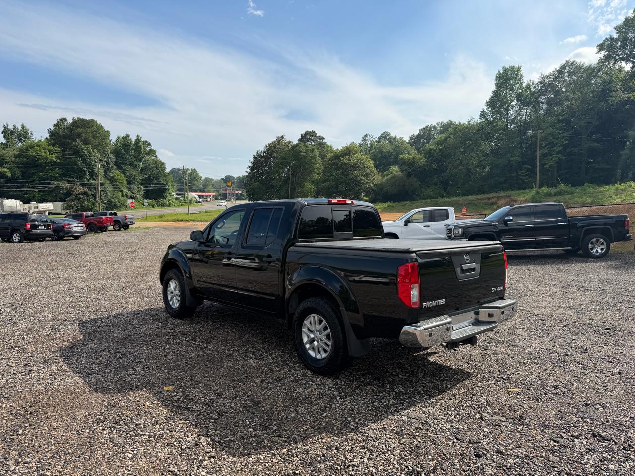Nissan Frontier 4WD Crew Cab SWB Auto SV 2015