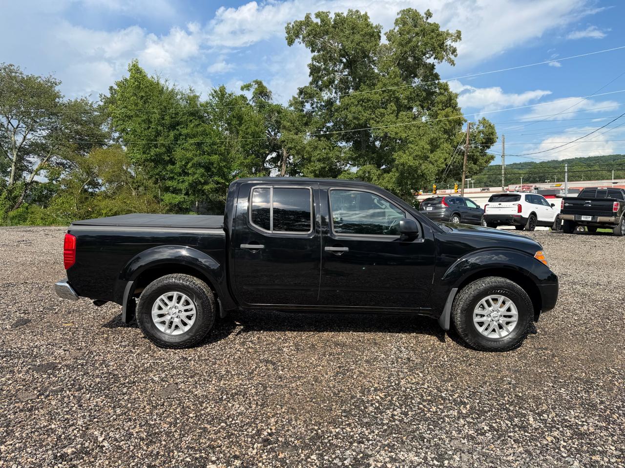 Nissan Frontier 4WD Crew Cab SWB Auto SV 2015