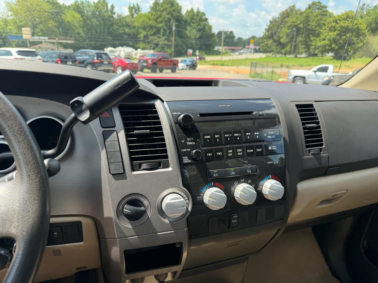 Toyota Tundra 4WD Truck Dbl 4.6L V8 6-Spd AT (Natl) 2011