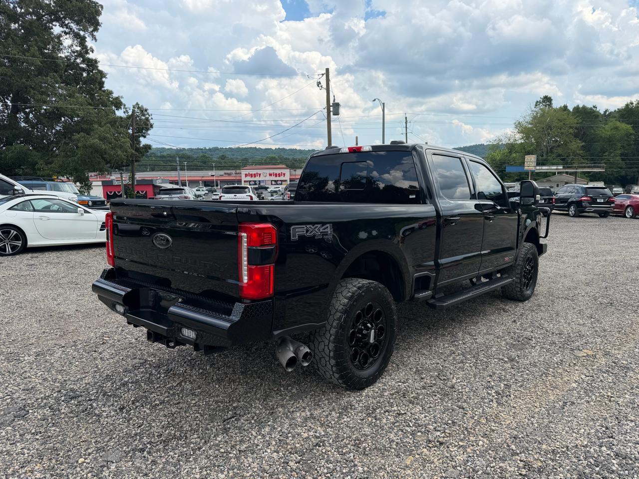 Ford Super Duty F-350 SRW Lariat 4WD Crew Cab 6.75' Box 2024