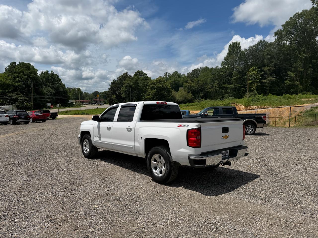 Chevrolet Silverado 1500 4WD Crew Cab 143.5" LT w/2LT 2015