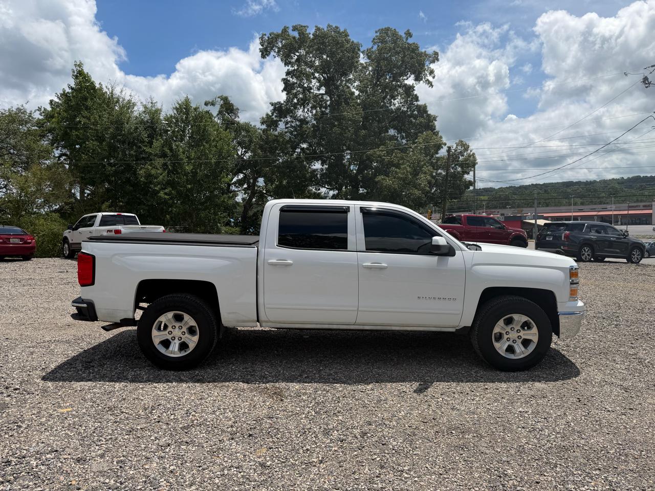 Chevrolet Silverado 1500 4WD Crew Cab 143.5" LT w/2LT 2015