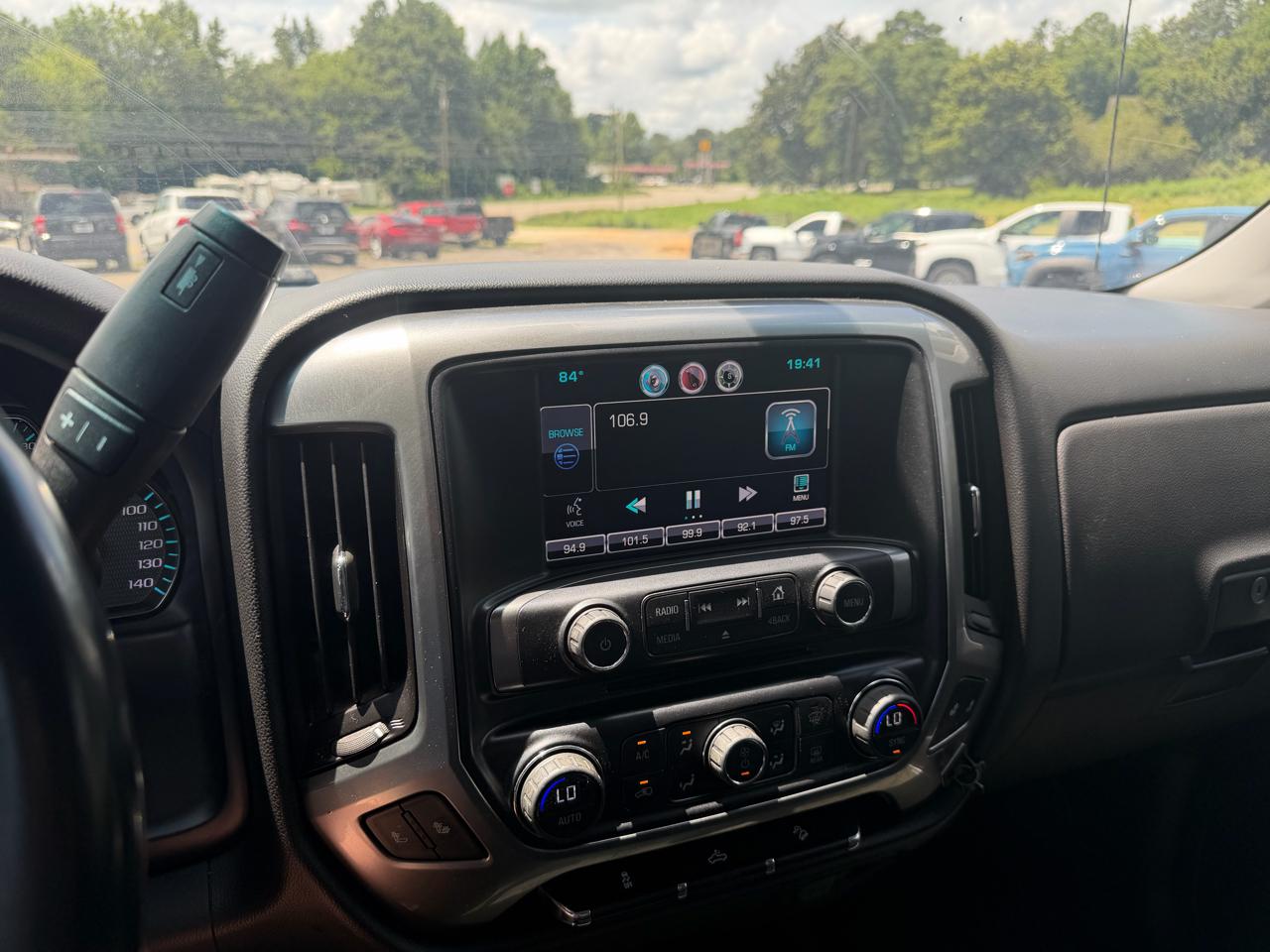 Chevrolet Silverado 1500 4WD Crew Cab 143.5" LT w/2LT 2015