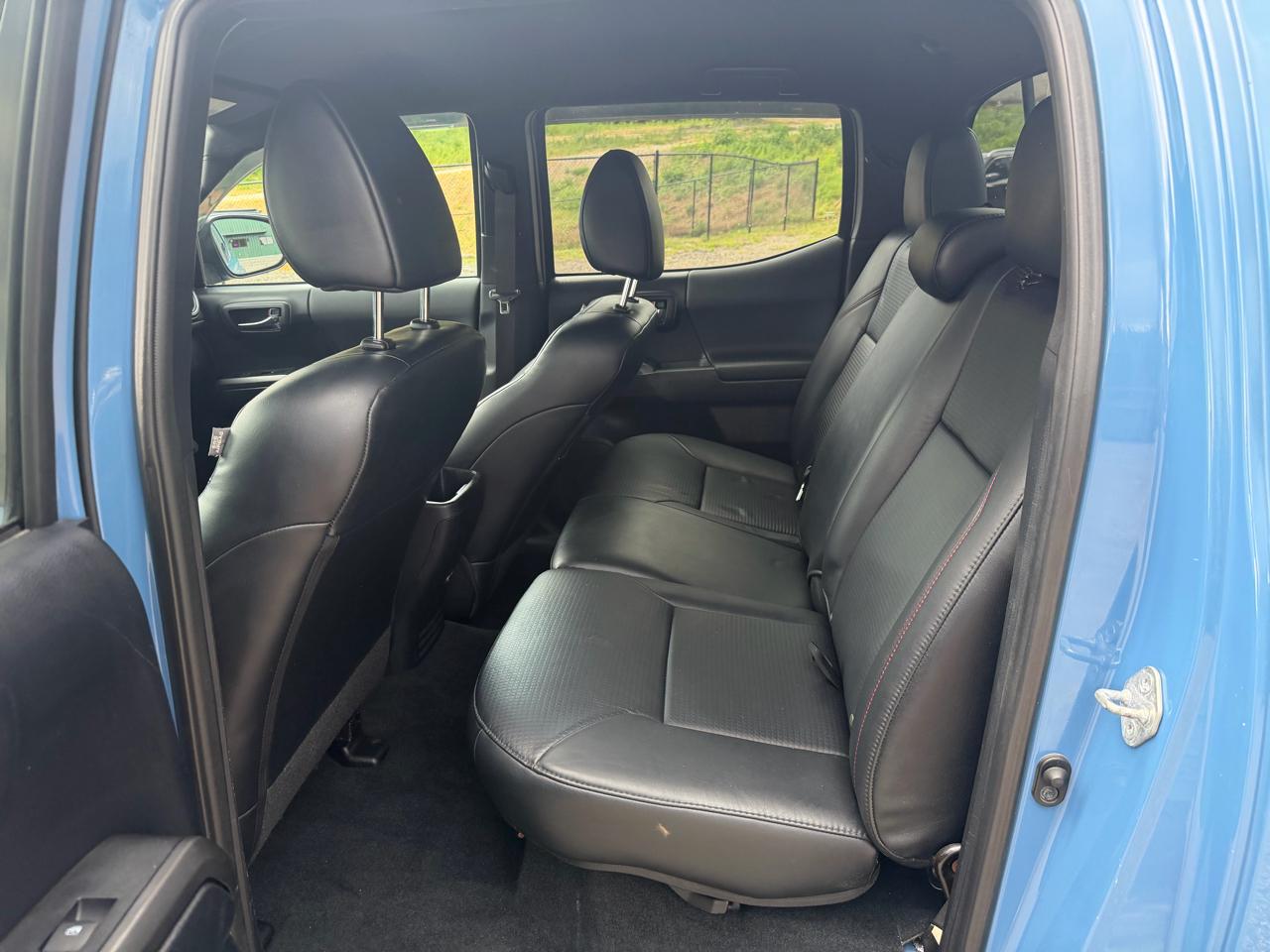 Toyota Tacoma TRD Pro Double Cab 5' Bed V6 4x4 AT (Natl) 2018