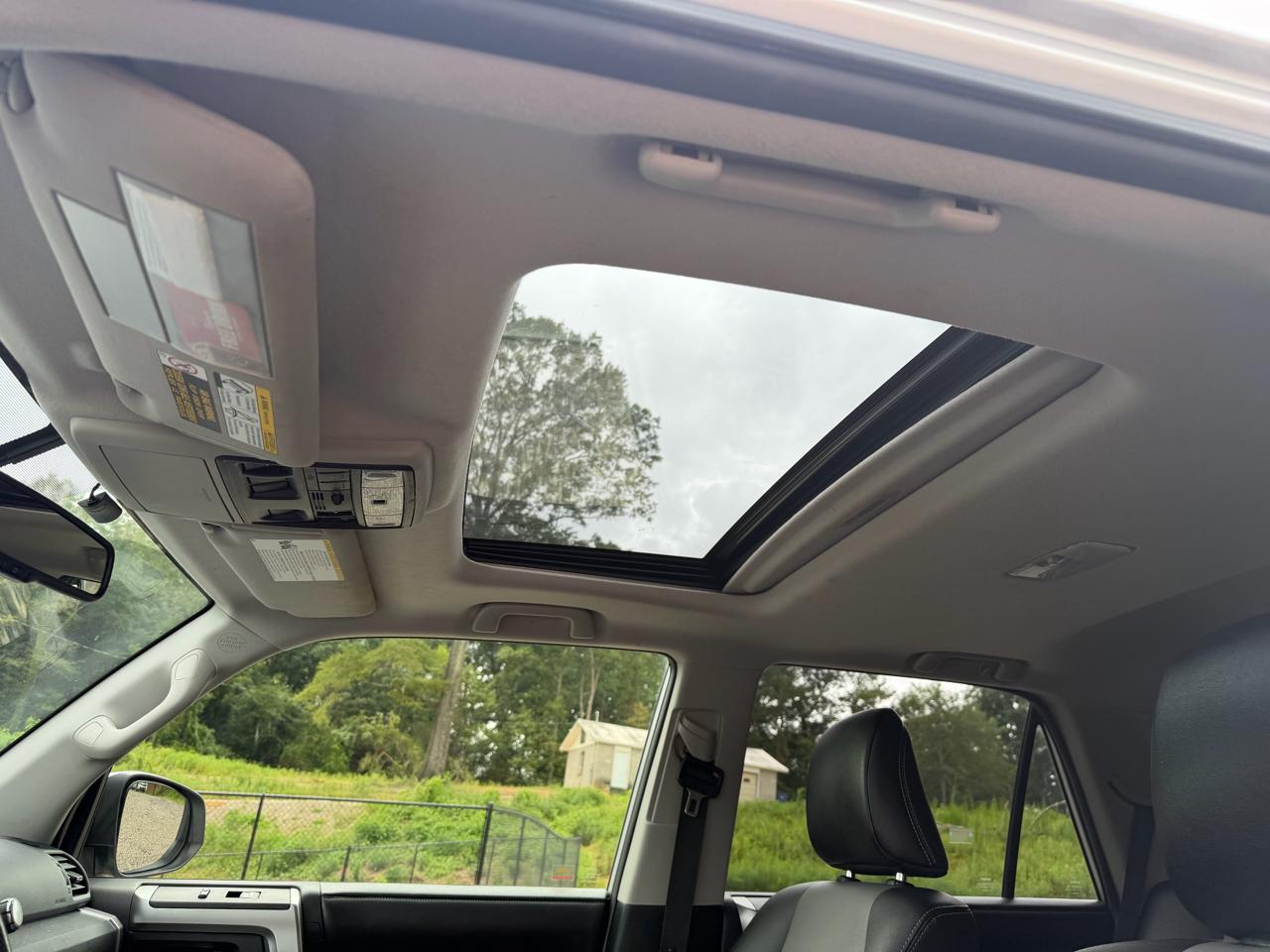 Toyota 4Runner SR5 Premium 2WD (Natl) 2017