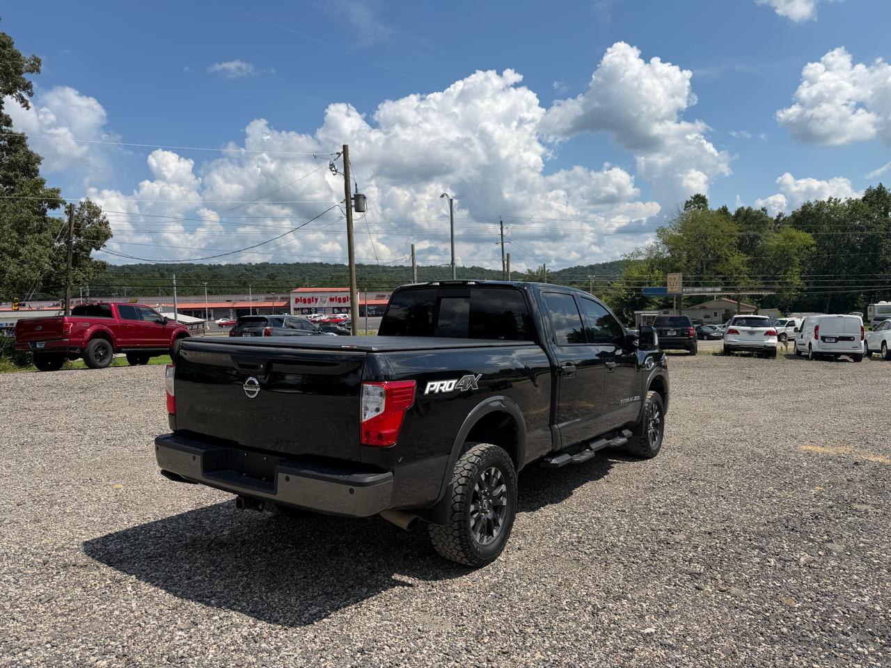 Nissan Titan XD 4x4 Diesel Crew Cab PRO-4X 2017