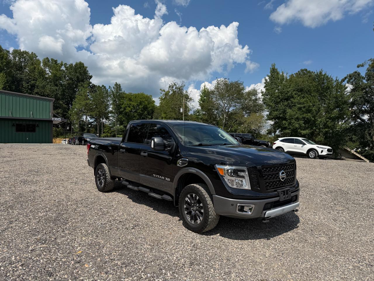Nissan Titan XD 4x4 Diesel Crew Cab PRO-4X 2017