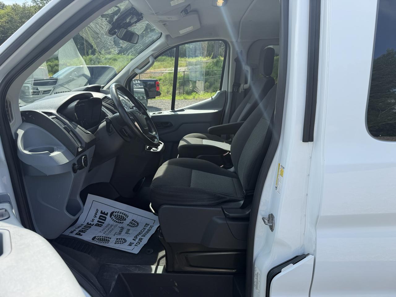 Ford Transit Wagon T-350 148" Low Roof XLT Sliding RH Dr 2017