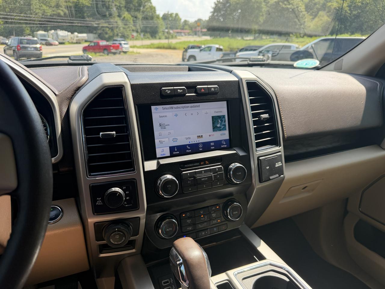 Ford F-150 4WD SuperCrew 157" Lariat 2019