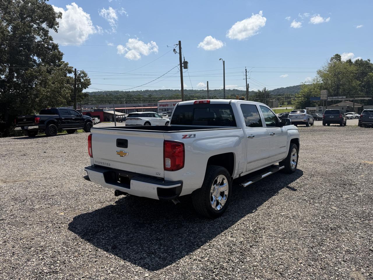 Chevrolet Silverado 1500 4WD Crew Cab 143.5" LTZ w/2LZ 2017