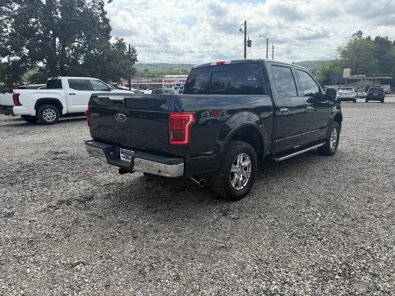 Ford F-150 4WD SuperCrew 145" Lariat 2015