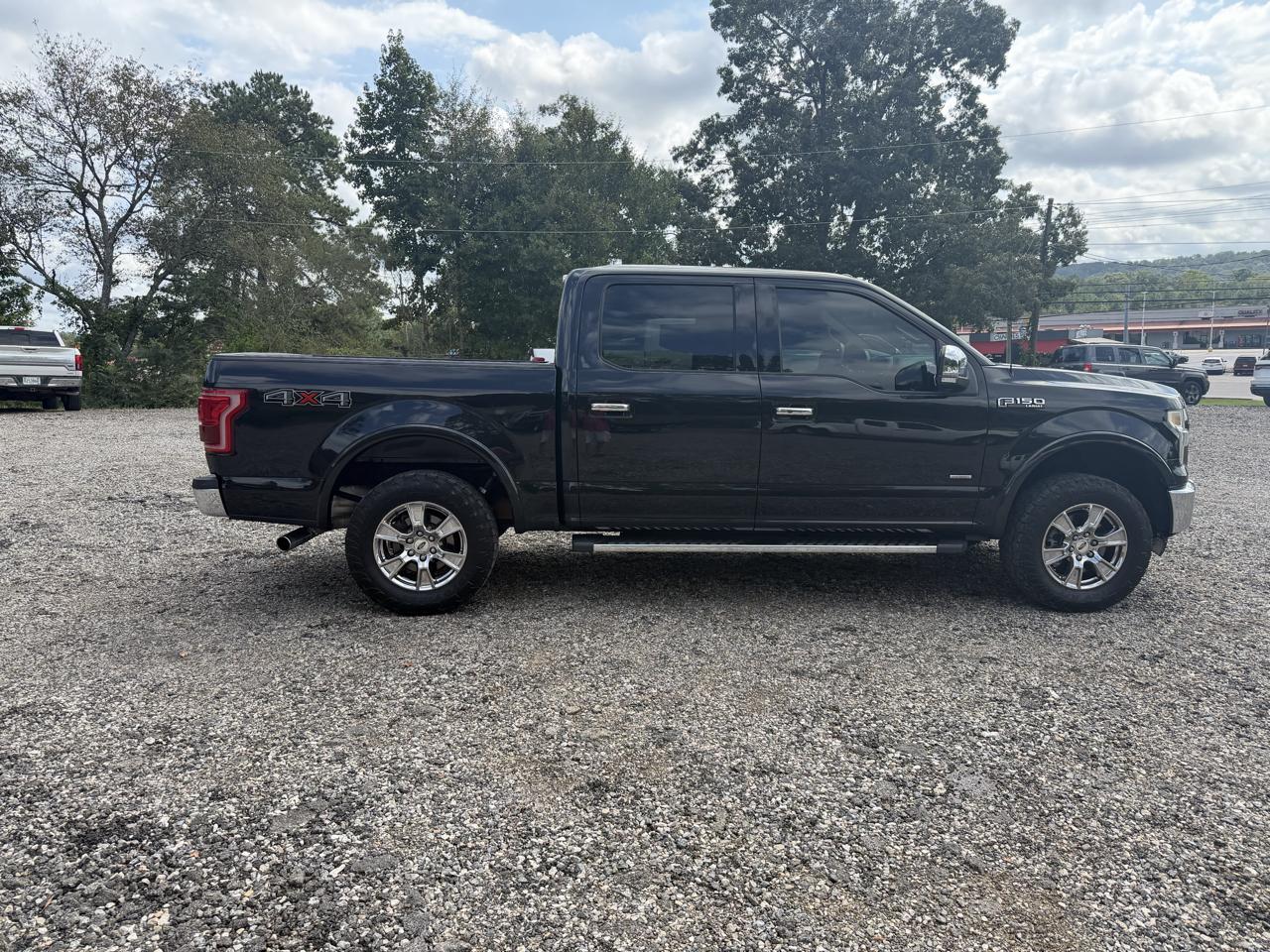 Ford F-150 4WD SuperCrew 145" Lariat 2015