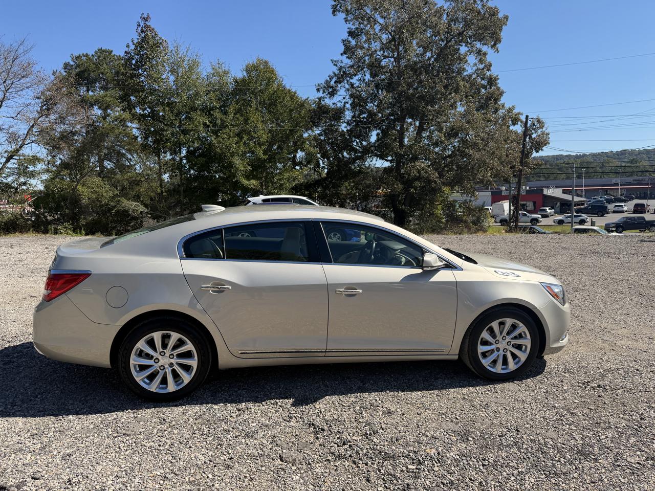 Buick LaCrosse 4dr Sdn Leather FWD 2015