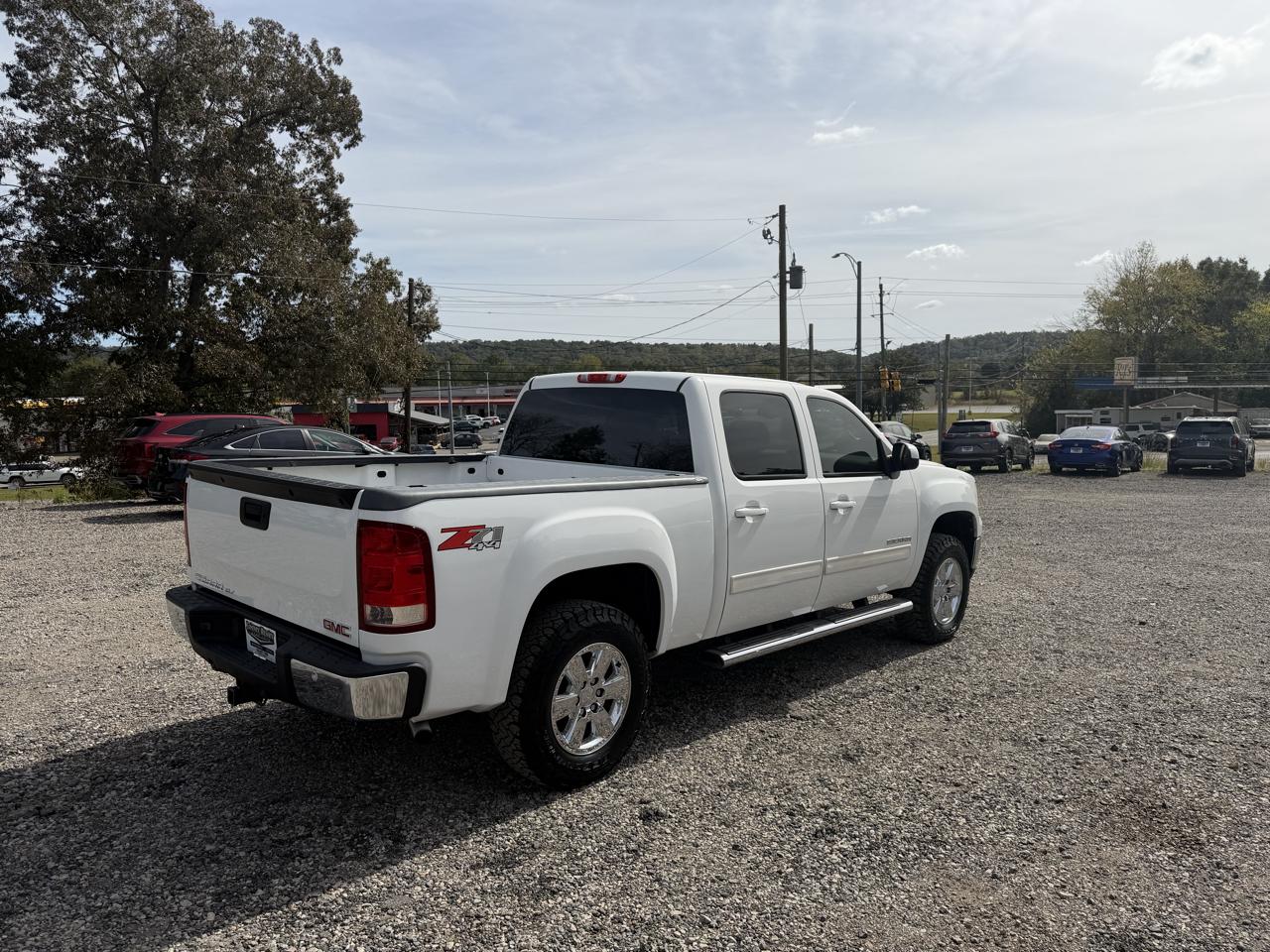 GMC Sierra 1500 4WD Crew Cab 143.5" SLT 2010