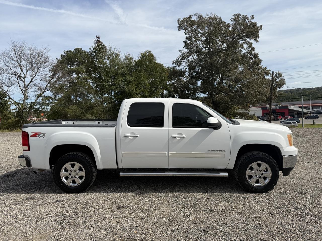 GMC Sierra 1500 4WD Crew Cab 143.5" SLT 2010