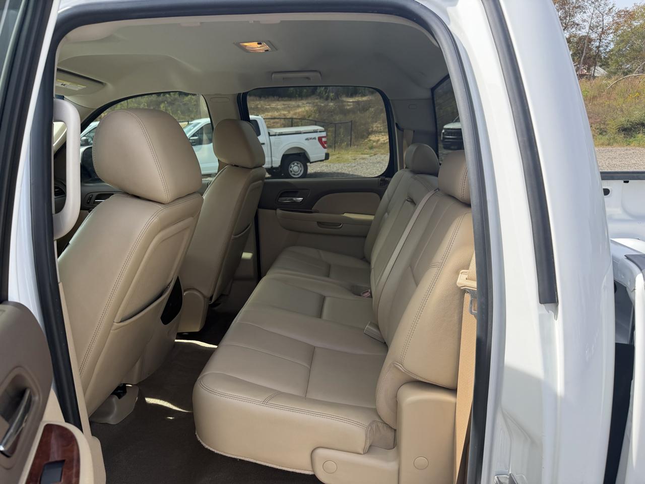 GMC Sierra 1500 4WD Crew Cab 143.5" SLT 2010