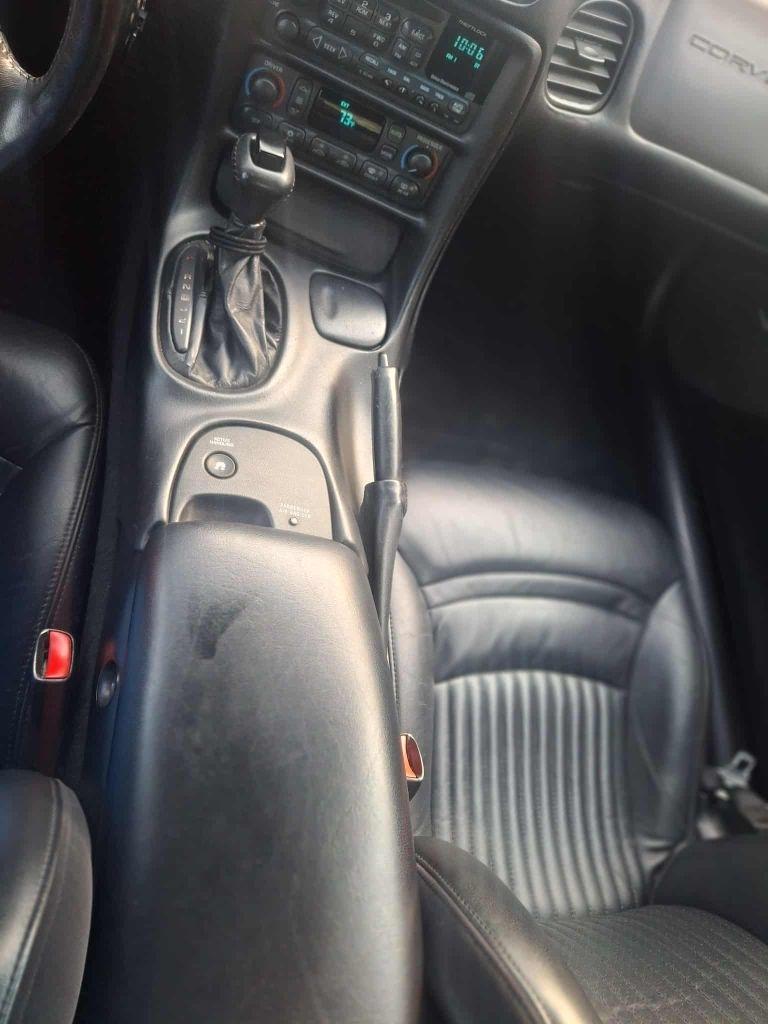 Chevrolet Corvette  2001