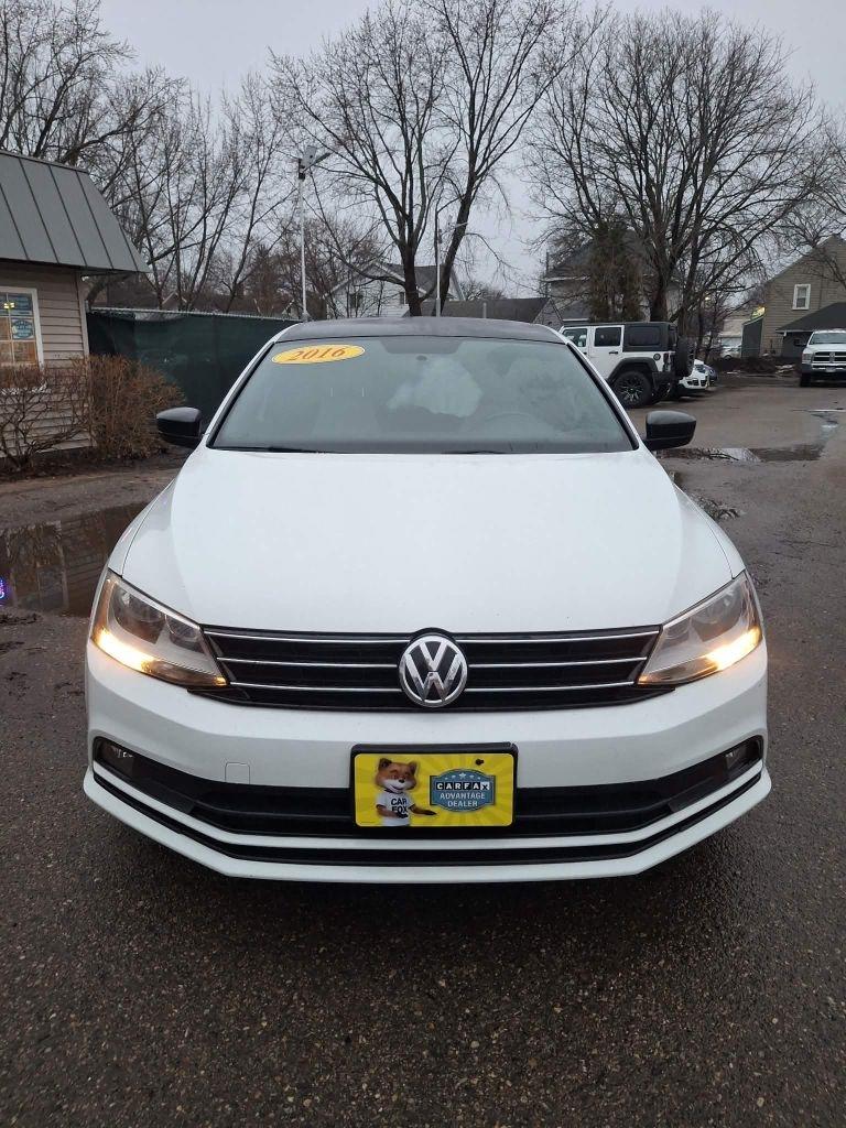 Volkswagen Jetta SE 6A 2016