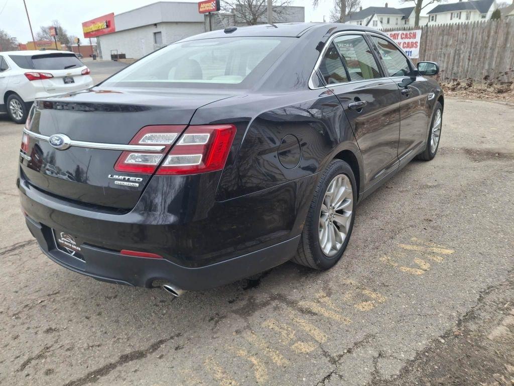 Ford Taurus Limited FWD 2013