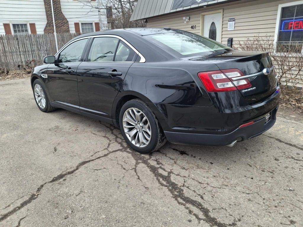 Ford Taurus Limited FWD 2013