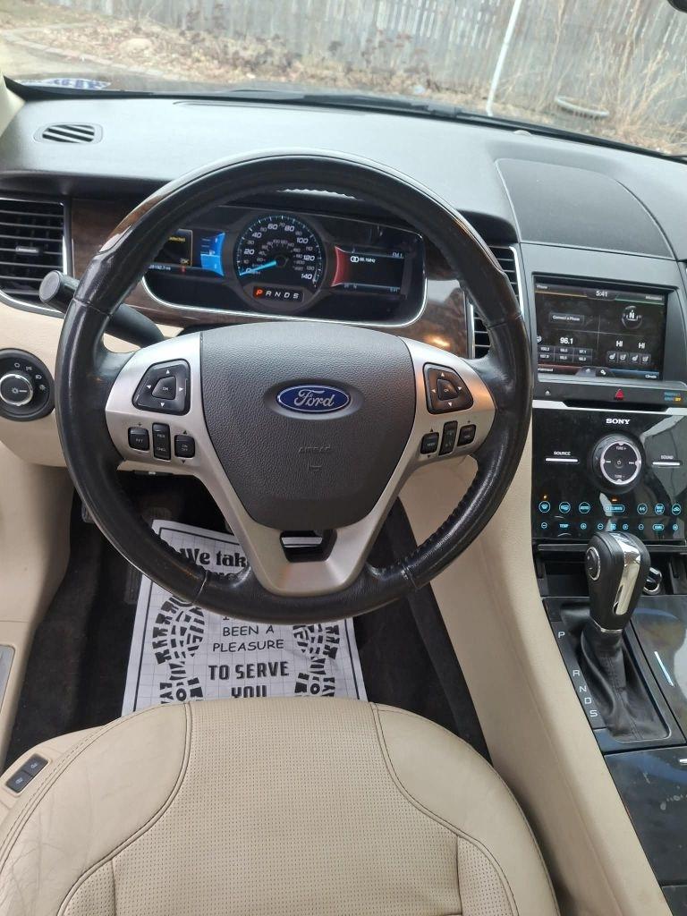 Ford Taurus Limited FWD 2013