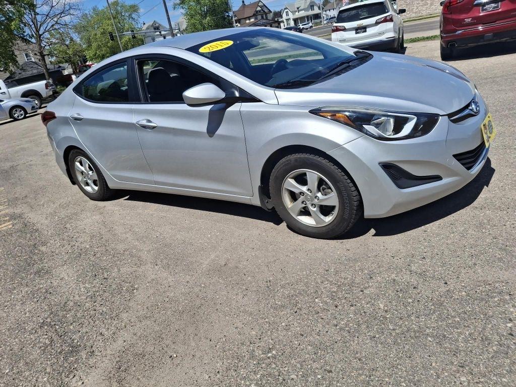 Hyundai Elantra SE 6AT 2015