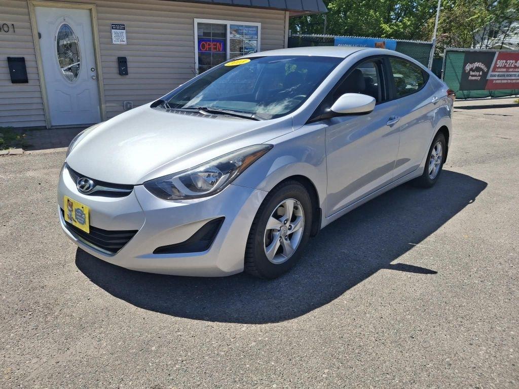 Hyundai Elantra SE 6AT 2015