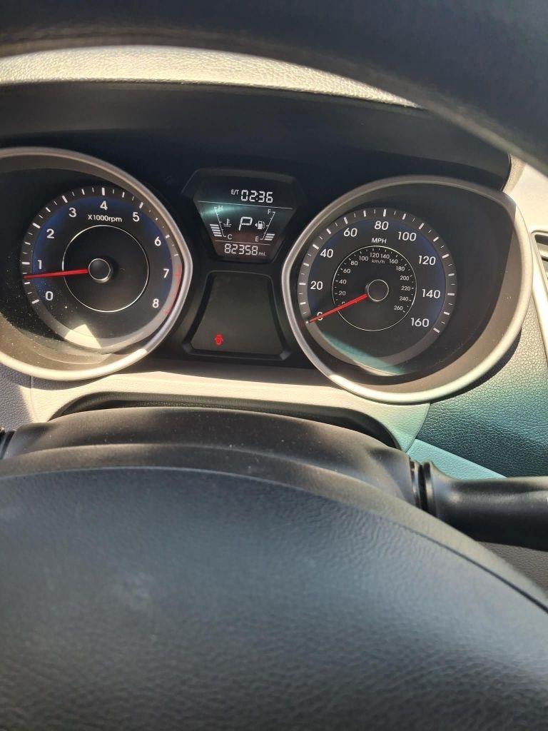 Hyundai Elantra SE 6AT 2015