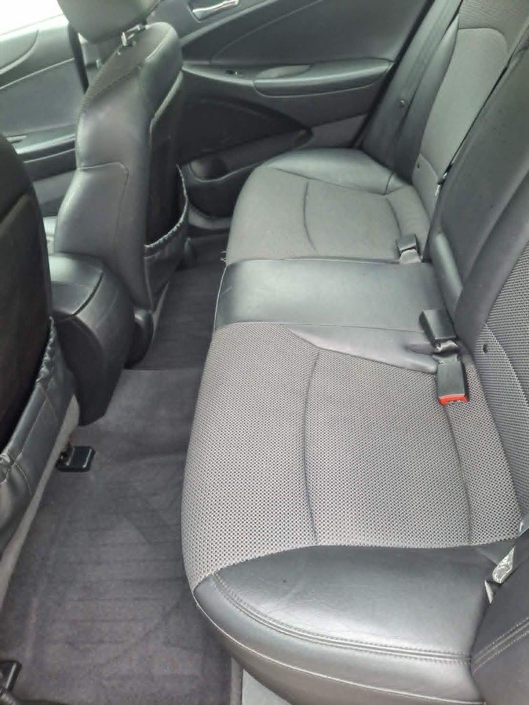 Hyundai Sonata SE Auto 2011