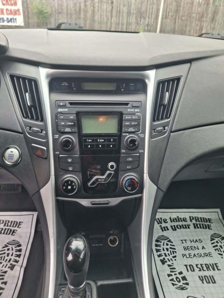 Hyundai Sonata SE Auto 2011