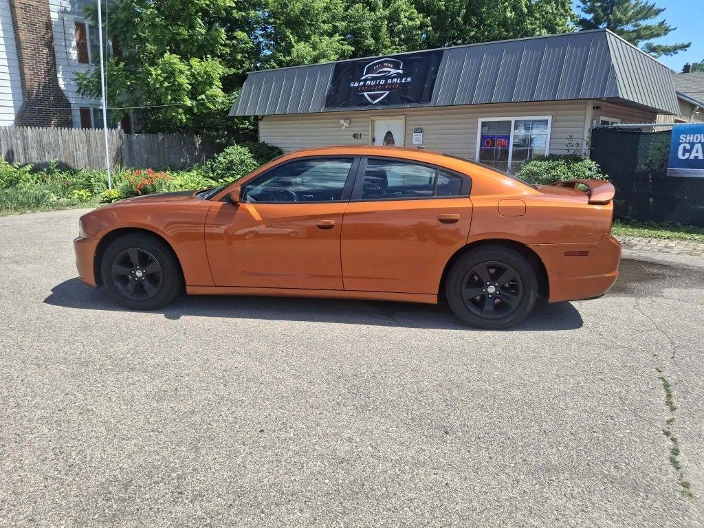 Dodge Charger SE 2011