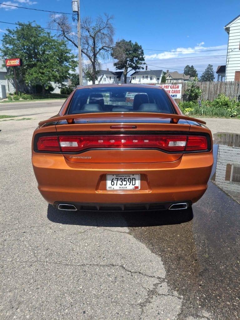 Dodge Charger SE 2011