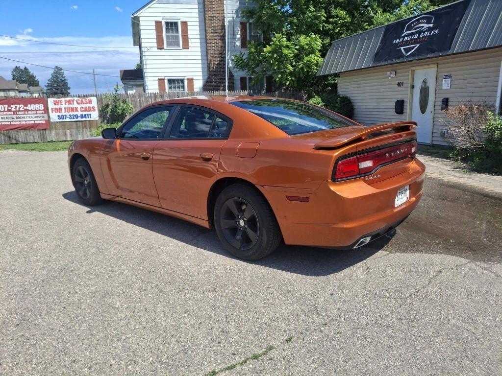 Dodge Charger SE 2011