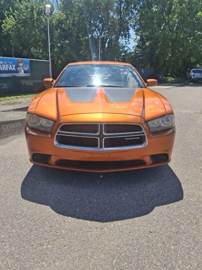 Dodge Charger SE 2011