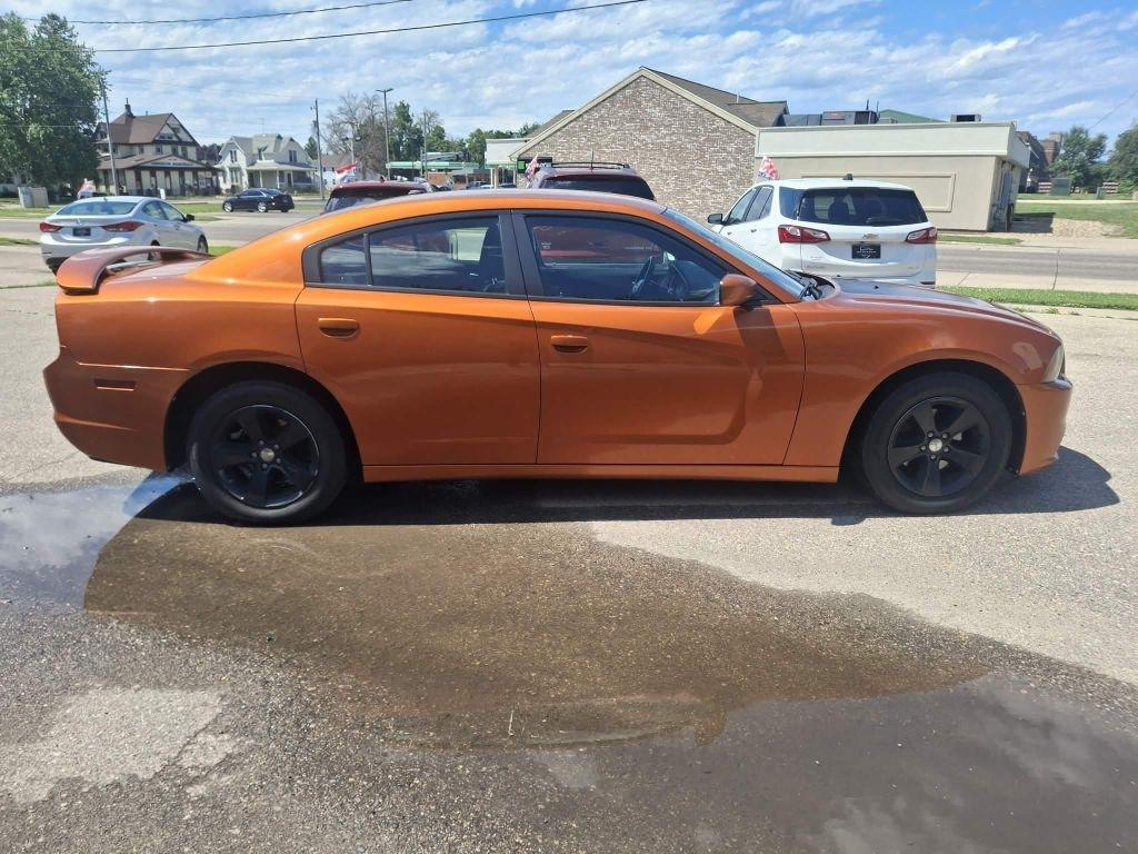Dodge Charger SE 2011