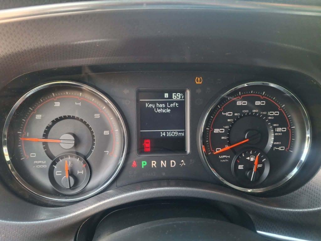Dodge Charger SE 2011