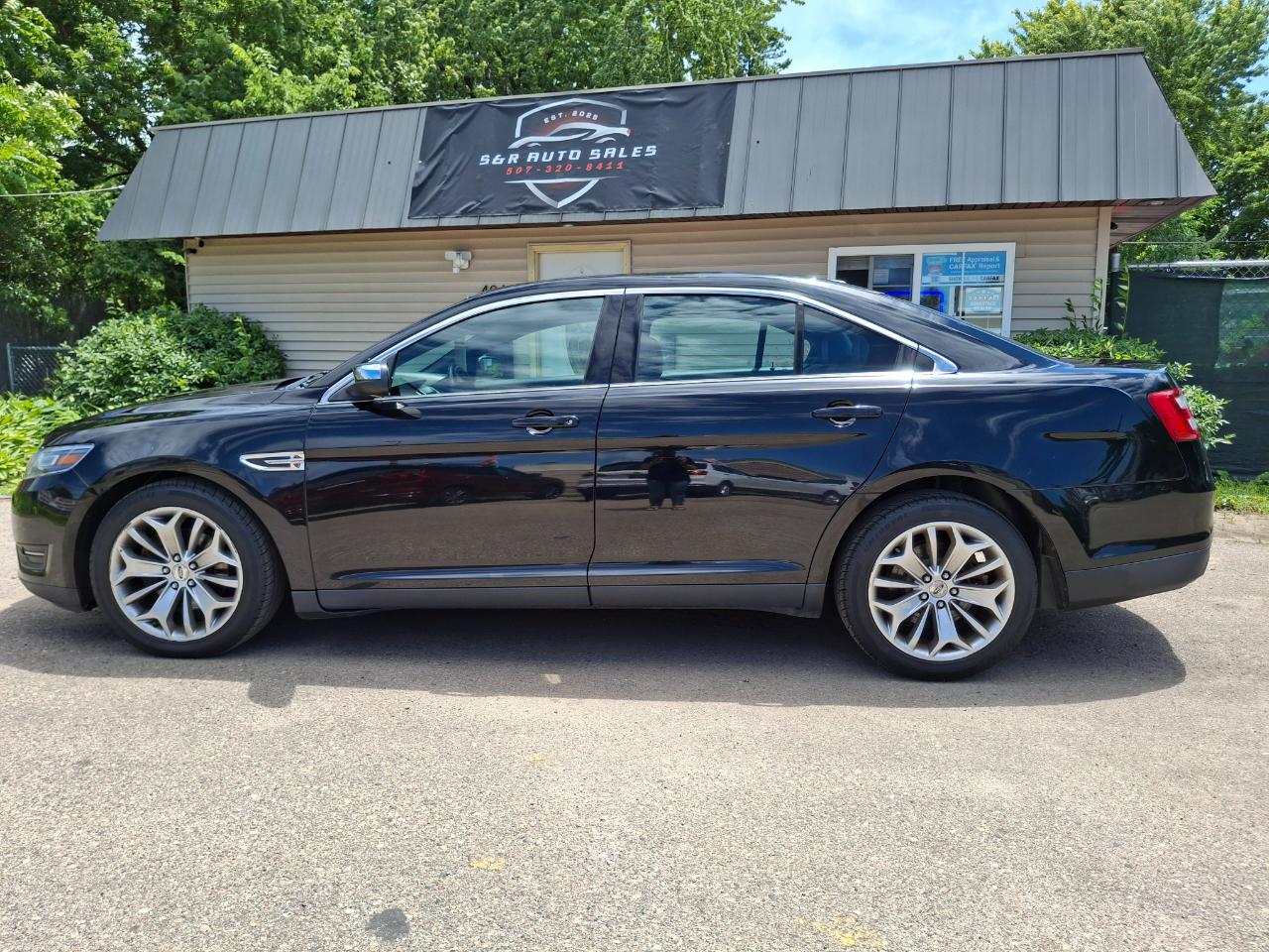 Ford Taurus Limited FWD 2017