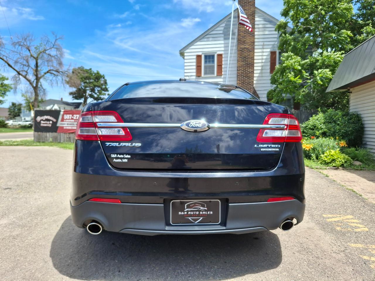 Ford Taurus Limited FWD 2017
