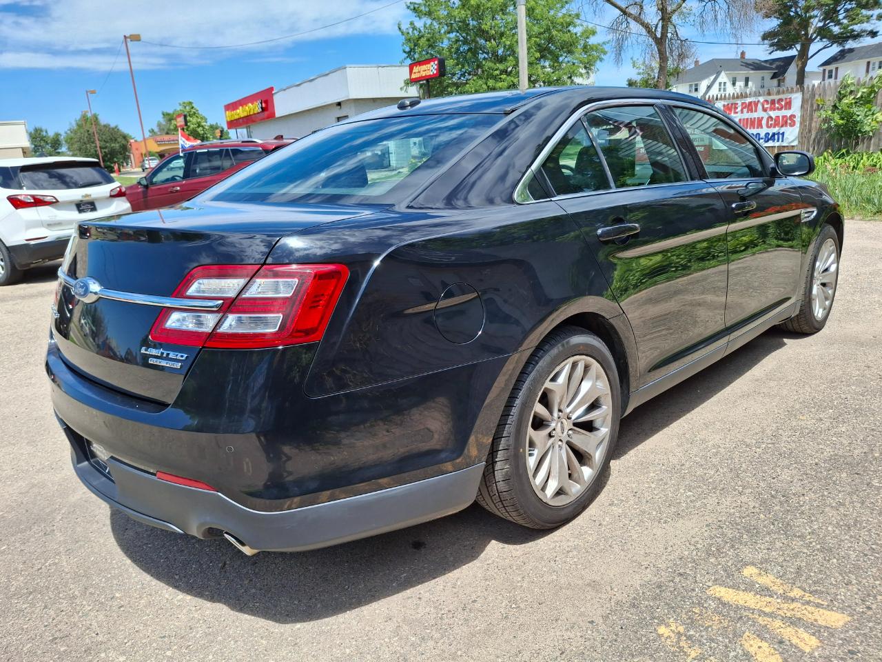 Ford Taurus Limited FWD 2017