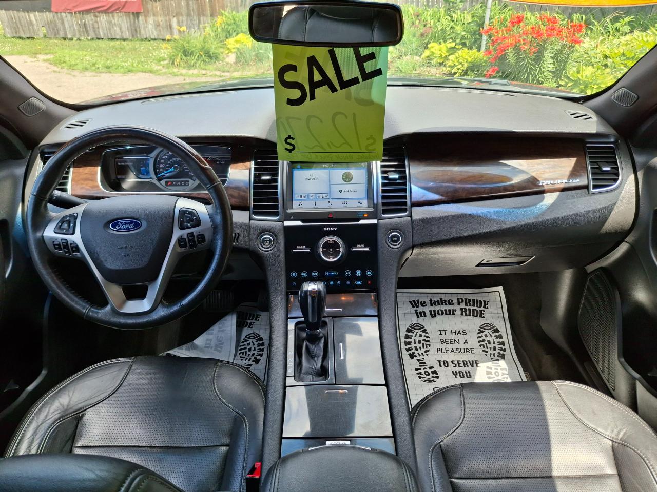 Ford Taurus Limited FWD 2017