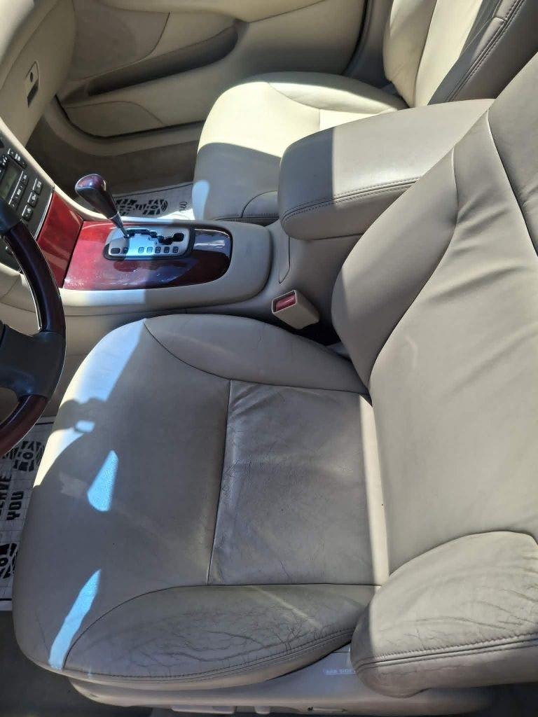 Lexus ES 300 Sedan 2002