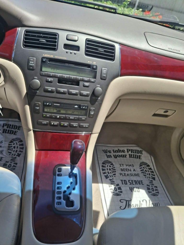 Lexus ES 300 Sedan 2002