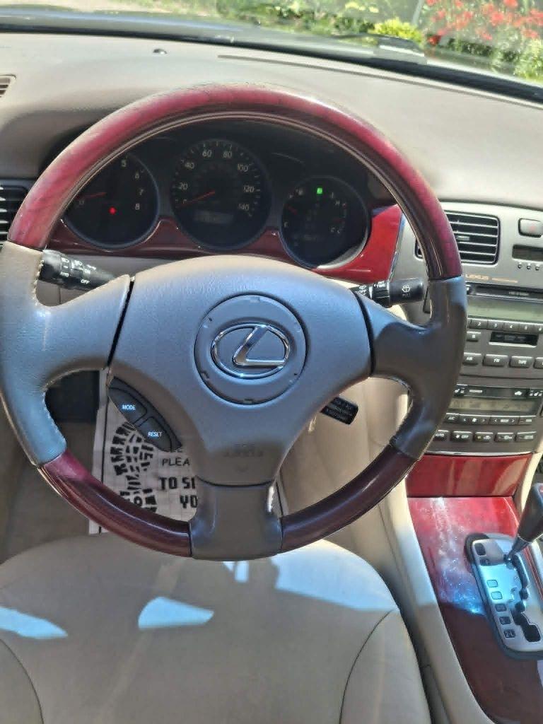Lexus ES 300 Sedan 2002