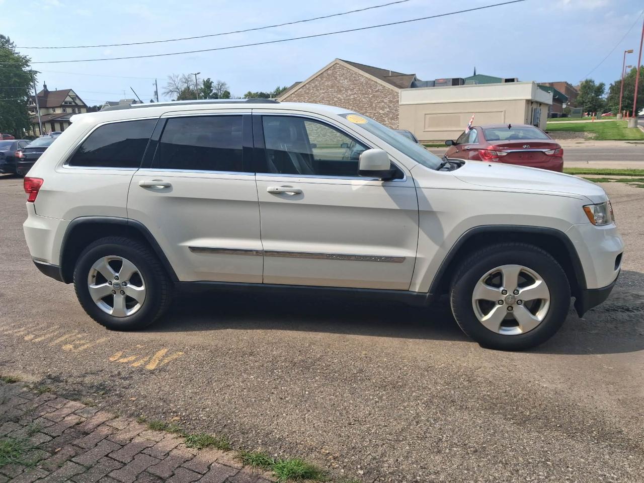 Jeep Grand Cherokee Laredo 4WD 2011