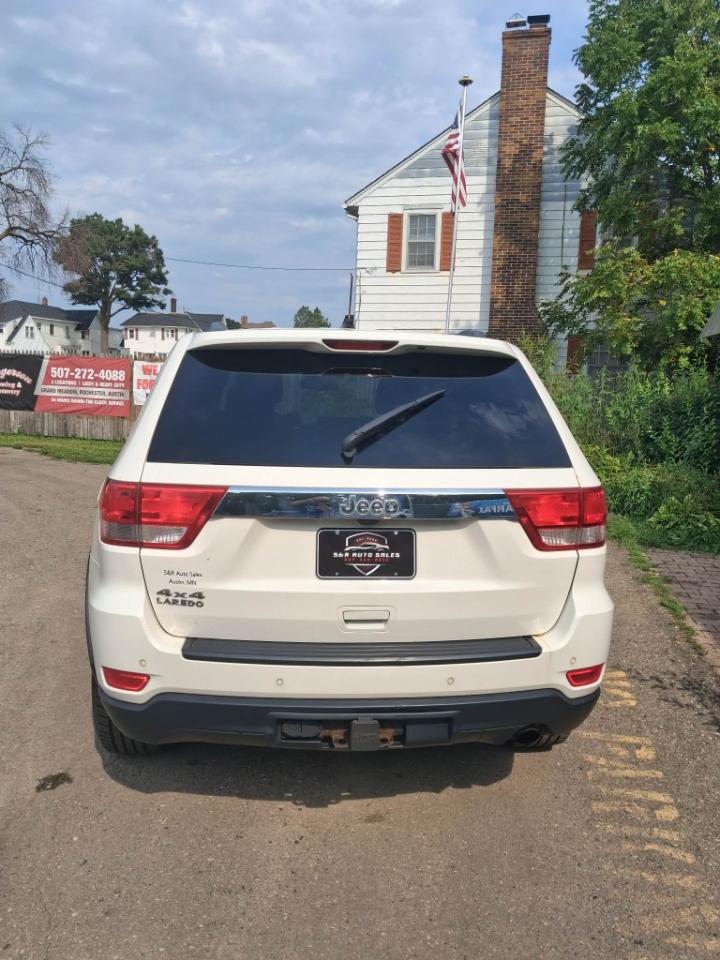 Jeep Grand Cherokee Laredo 4WD 2011